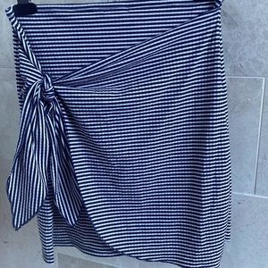 Mi Ami Size s wrap skirt